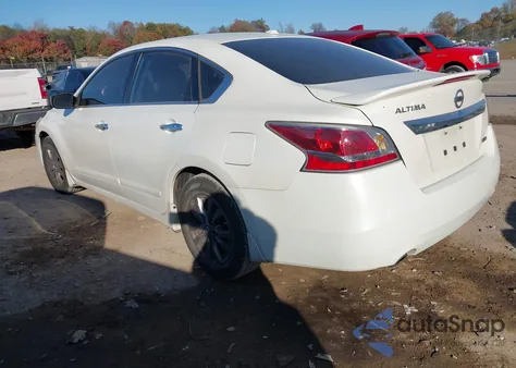 2015 Nissan Altima 2.5 S из США, поврежденный, VIN 1N4AL3AP3FC492786